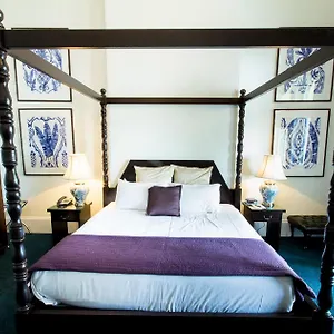 Hotel Largs Pier