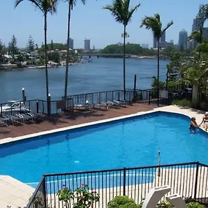 the-pinnacle-apartments.queenslandhotels.net/