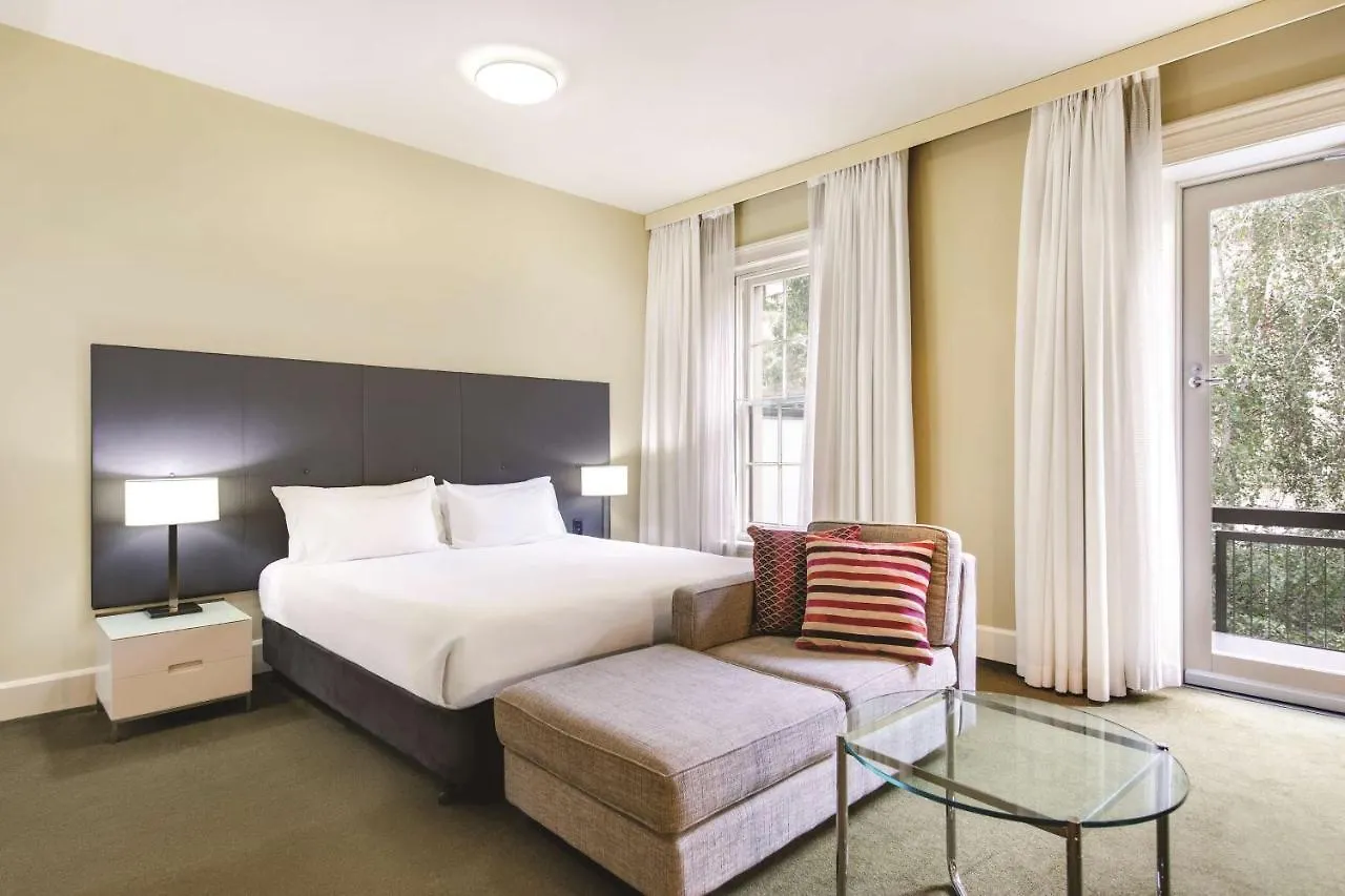 Adina Apartment Hotel Adelaide Treasury 4*,